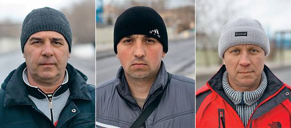 Асфальтоукладчики ООО «Горизонт», строившие Северо-Восточную хорду Москвы в 2016 году: Олег Офицеров, Роман Ермолов, Дмитрий Скворцов 030_rusrep_01-3.jpg Мария Алексеева для "РР"