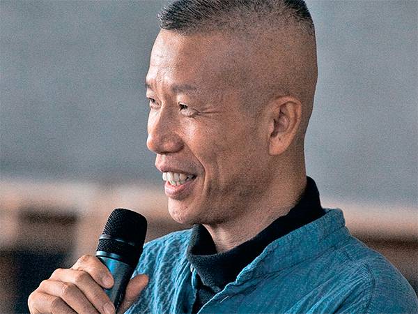 Китайский художник Цай Гоцян знаменит особой техникой создания картин, где используется порох, изобретенный в Китае больше тысячи лет назад 04-06.jpg