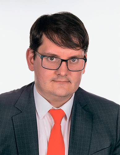 Виталий Савинков, коммерческий директор компании «СиСорт»: «Установленное на наших фотосепараторах ПО анализирует продукт сразу по нескольким признакам: цвету, форме, плотности, химическому составу» 48-02.jpg