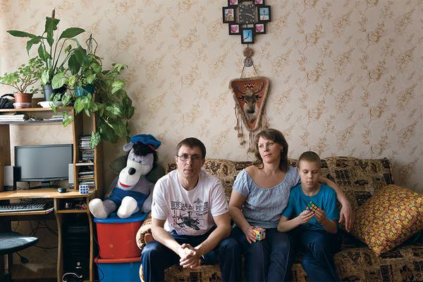 Игорь Хатунцев, владелец «Белой Америки» всю жизнь крутит баранку. Сейчас он раздумывает, как приспособиться к «Платону» таким образом, чтобы его семья не разорилась 014_rusrep_05-1.jpg Юля Гуськова специально для «РР»