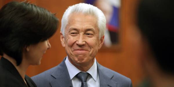 Владимир Васильев рад новому назначению. На фото: в ходе церемонии представления врио главы Дагестана 05.10.2017 tass_23418278.jpg Владимир Смирнов/ТАСС