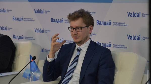 Программный директор Валдайского клуба Андрей Сушенцов sushenzov.jpg