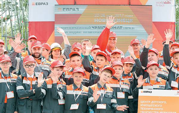 Корпоративный чемпионат по международной методике WorldSkills в Новокузнецке сплотил сборную команду ЕВРАЗа 020_expert_ural_47-1.jpg