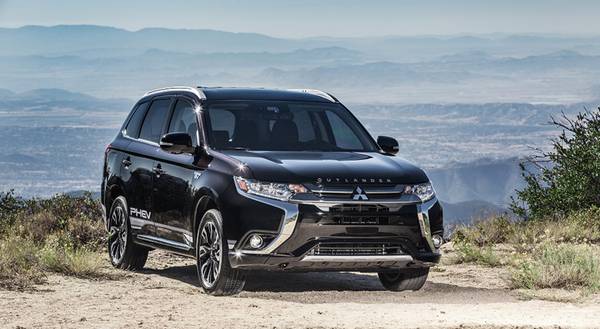 Mitsubishi Outlander PHEV outlander-phevblack_pr_exterior.jpg