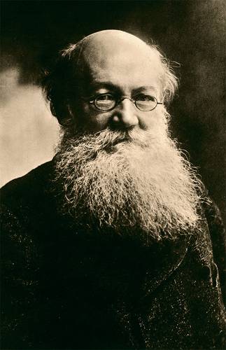 Петр Кропоткин (1842–1921) — русский историк, ученый, философ и публицист, создатель идеологии анархокоммунизма и один из самых влиятельных теоретиков анархизма 88-01.jpg