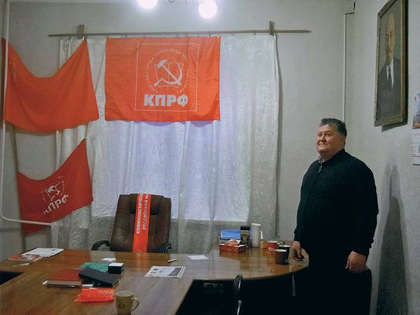«По сути, мы завод сами пропедалили. Надо было бастовать. Мы хотели вывести людей на улицы — но меня остановило: а что мы можем им дать?» — сомневается депутат Халил Мингалиев 035_rusrep_06-1.jpg Ольга Тимофеева-Глазунова
