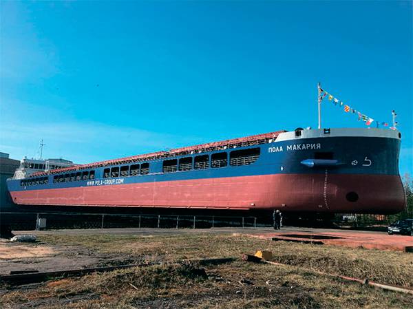 «Красное Сормово» спустил на воду уникальный сухогруз типа «река—море» 04-03.jpg