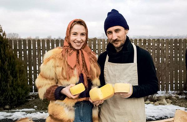 Вместе с основателем сыроварни RealCheeseHeads Константином Моргуном гости его загородного дома могут самостоятельно изготовить головки сыра и забрать их с собой 043expertjug05-1.jpg