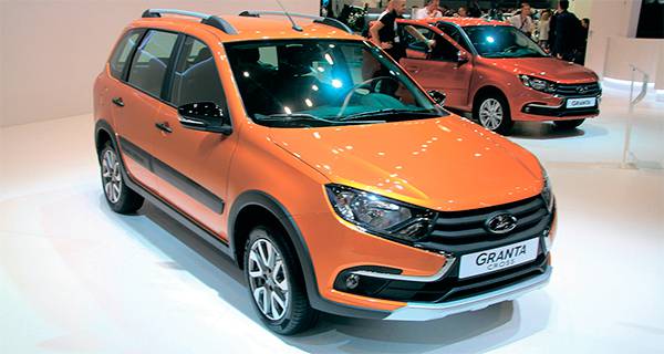 Теперь самая доступная модель АвтоВАЗа — обновленная Lada Granta — получила разные типы кузова (на фото кузов универсал) 64-03.jpg АЛЕКСЕЙ ГРАММАТЧИКОВ