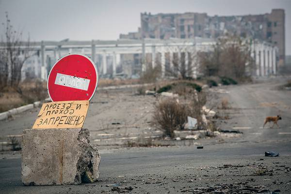 Окраина Донецка. «Кирпич» перед линией соприкосновения, за которой начинаются позиции ЗСУ 036_rusrep_23-1.jpg Димтрий Беляков