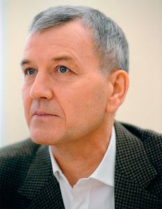 Владелец компании «Рольф» Сергей Петров считает дело заказным, связанным либо с рейдерским захватом бизнеса, либо со своей политической карьерой 06-01.jpg ТАСС Владелец компании «Рольф» Сергей Петров считает дело заказным, связанным либо с рейдерским захватом бизнеса, либо со своей политической карьерой 06-01.jpg ТАСС