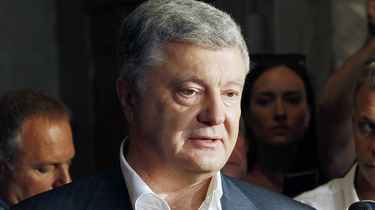 Порошенко не принял участие в официальных мероприятиях по случаю Дня независимости