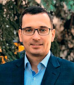 Алексей Волочай, директор фруктохранилища «Агроном-сада», уверен, что по уровню оснащенности аналогов ему в Центральной России нет 38-02.jpg Алексей Волочай, директор фруктохранилища «Агроном-сада», уверен, что по уровню оснащенности аналогов ему в Центральной России нет 38-02.jpg