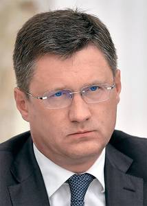 Министр энергетики Александр Новак 22 августа в своем докладе рассказал о новой отраслевой программе, предполагающей рост добычи угля к 2035 году еще на 25–50%, до 550–670 млн тонн, при увеличении экспортной квоты до 67% 50-02.jpg ТАСС Министр энергетики Александр Новак 22 августа в своем докладе рассказал о новой отраслевой программе, предполагающей рост добычи угля к 2035 году еще на 25–50%, до 550–670 млн тонн, при увеличении экспортной квоты до 67% 50-02.jpg ТАСС