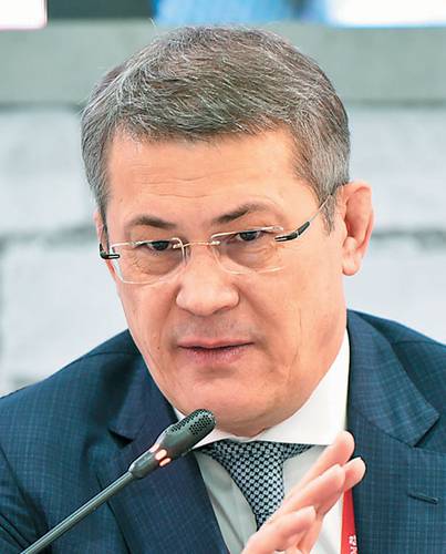 Радий Хабиров занял должность врио главы РБ в октябре 2018 года. До назначения руководил Красногорском Московской области (2017 — 2018), работал в Управлении президента РФ по внутренней политике (2009 — 2016), с 2003 по 2008 годы возглавлял администрацию президента Башкирии. Ключевые задачи — привлечение инвестиций на территорию республики и развитие предпринимательской среды. Инициировал «Инвестчасы» — открытые встречи власти с бизнесом — на республиканском и муниципальном уровнях 013_expert_ural_38-3.jpg