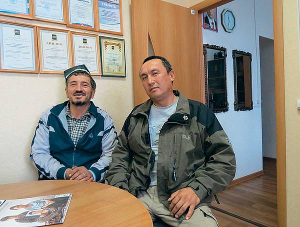 Узбек Уктам и глава таджикской диаспоры Музафар: «Ты нас с Москвой не равняй, в Москве дико живут!» 021_rusrep_21-1.jpg Игорь Найденов