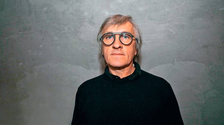 Дмитрий Крымов: «Спектакль исчезает на твоих глазах. В кино такого нет, кино — вечность»