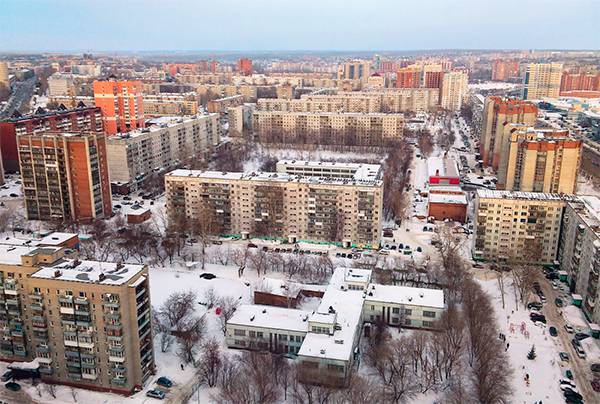 У города нет перспективного плана развития инфраструктуры инженерных коммуникаций. Схема теплоснабжения — в режиме корректировки от факта, достигнутого по прошлогоднему состоянию. Она принимает то одно направление, то другое, противоположное по смыслу, и решения принимаются при ежегодной актуализации схемы. Мы оказываемся в ситуации, когда у нас нет четкой стратегии 14-02.jpg