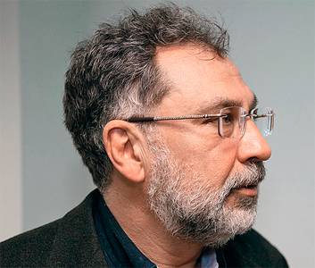 Можно цинично относиться к современной либеральной демократии, можно говорить, что она продажная, но в любом случае приходится признать, что это все таки власть от народа, что народ периодически голосует, что он может выйти на протесты 76-06.jpg ОЛЕГ СЕРДЕЧНИКОВ Можно цинично относиться к современной либеральной демократии, можно говорить, что она продажная, но в любом случае приходится признать, что это все таки власть от народа, что народ периодически голосует, что он может выйти на протесты 76-06.jpg ОЛЕГ СЕРДЕЧНИКОВ