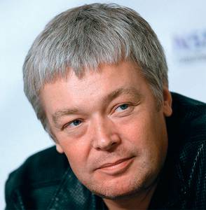 АЛЕКСАНДР СТРИЖЕНОВ «Правда, я пытался поставить себя на Мишино место. И не знаю, как бы я поступил. Мне просто очень жаль, что каким-то образом в нем задавили первый порыв. И в моем восприятии рисуется только картина искушения» 66-03.jpg АЛЕКСАНДР ЩЕРБАК/ТАСС АЛЕКСАНДР СТРИЖЕНОВ «Правда, я пытался поставить себя на Мишино место. И не знаю, как бы я поступил. Мне просто очень жаль, что каким-то образом в нем задавили первый порыв. И в моем восприятии рисуется только картина искушения» 66-03.jpg АЛЕКСАНДР ЩЕРБАК/ТАСС