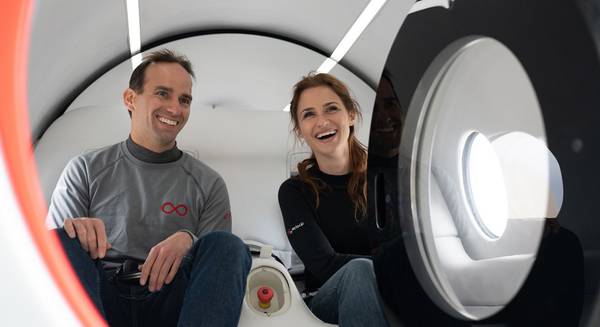 Первые пассажиры капсулы Hyperloop mask2.jpeg Фото компании Virgin Hyperloop