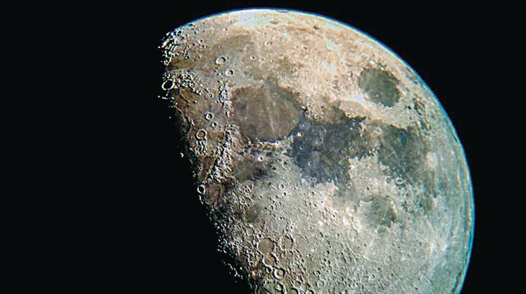 Космос: первое коммерческое прилунение Космос: первое коммерческое прилунение