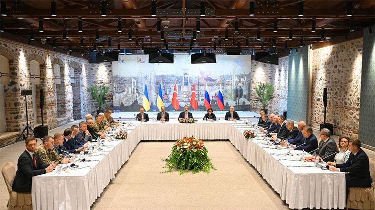 Российская и украинская стороны в Стамбуле перешли к переговорам в полном составе