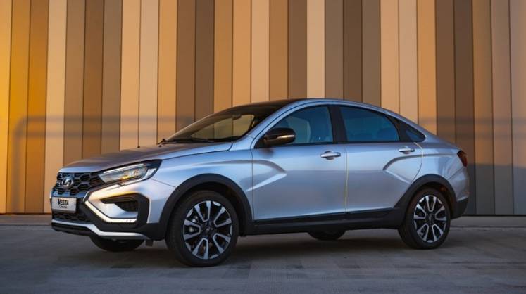 «АвтоВАЗ» за восемь месяцев 2023-го реализовал машин LADA больше, чем за весь прошлый год