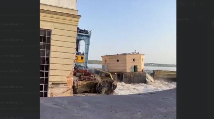 Число жертв наводнения из-за прорыва дамбы Каховской ГЭС в Херсонской области достигло 17