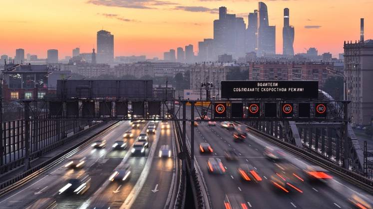 Дорожные камеры в Москве начали выявлять непристегнутых пассажиров