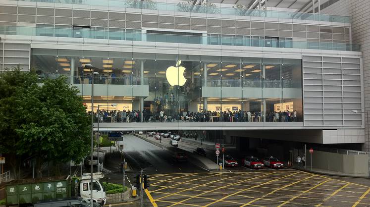 Bloomberg: Apple планирует производить чипы