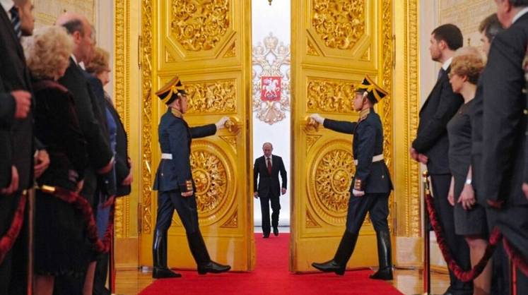 Сенаторам сообщили дату инаугурации Путина