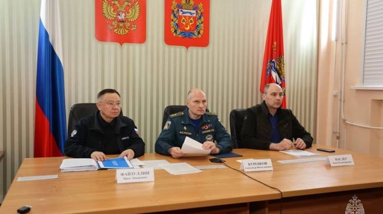 В Орске перекрыли воде из Урала путь к жилым районам