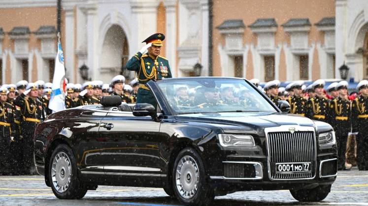 На Красной площади начался парад Победы