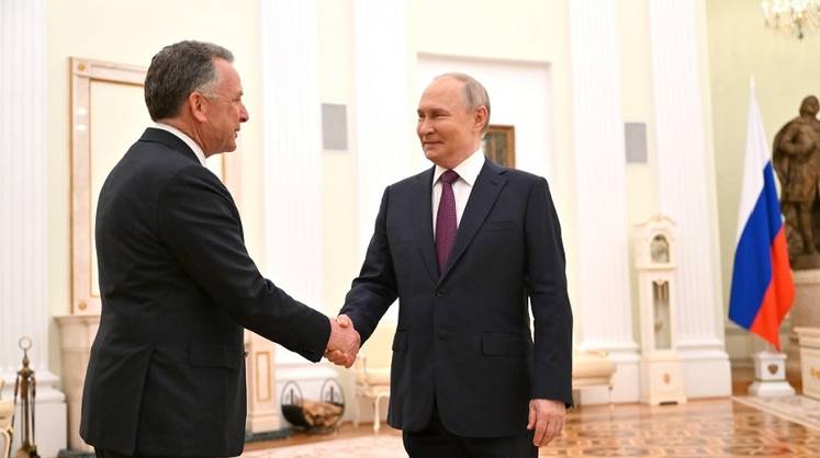 Путин и Уиткофф проводят переговоры в Кремле, сообщил Песков