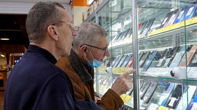 Потери производителей смартфонов могут составить $10 млрд в год из-за санкций против РФ