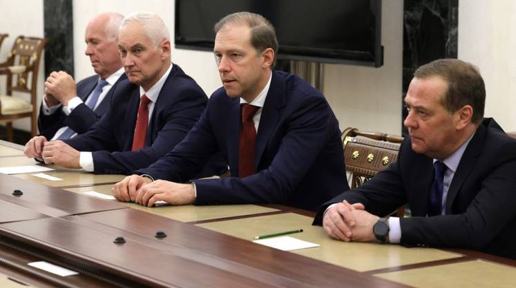 Владимир Путин: «Надо открыть Министерство обороны настолько, насколько это возможно»