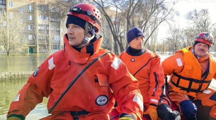Прорванная в Орске дамба оказалась не дамбой, но версия порчи сооружения грызунами будет проверена