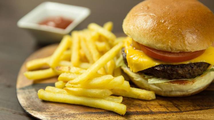Собянин: в бывших ресторанах McDonald's под новым брендом будет привычное меню