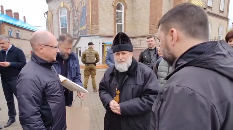«С новыми красивыми витражами»: Кириенко и Пушилин осмотрели собор в Мариуполе
