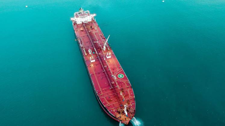 Под Новороссийском произошел залповый выброс нефти