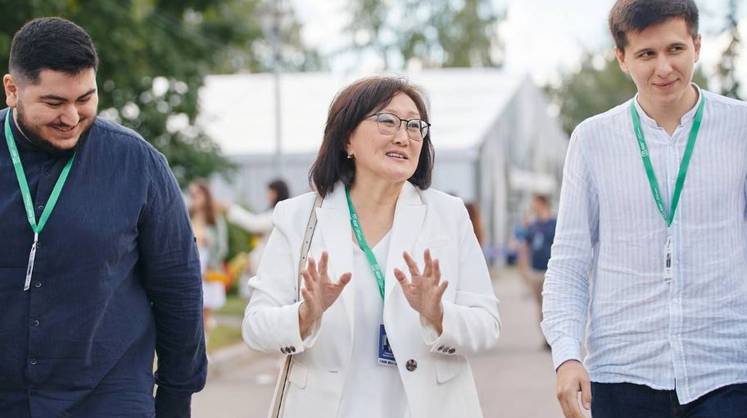 Сардана Авксентьева назвала пять правил, как избежать раскола в семье из-за политики