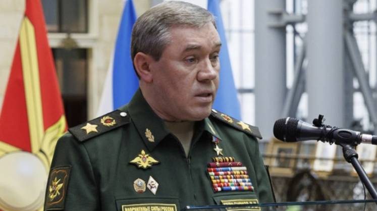 Герасимов назвал одной из главных угроз использование Украины для гибридной войны против России