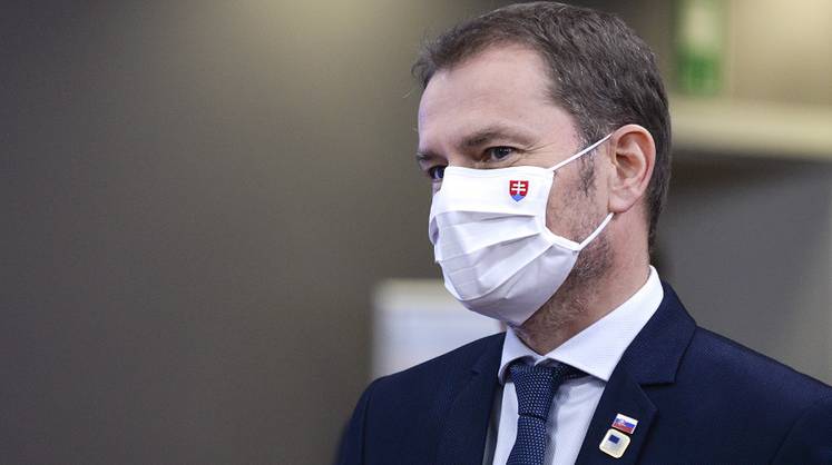 В Словакии разразился политический кризис из-за российской вакцины