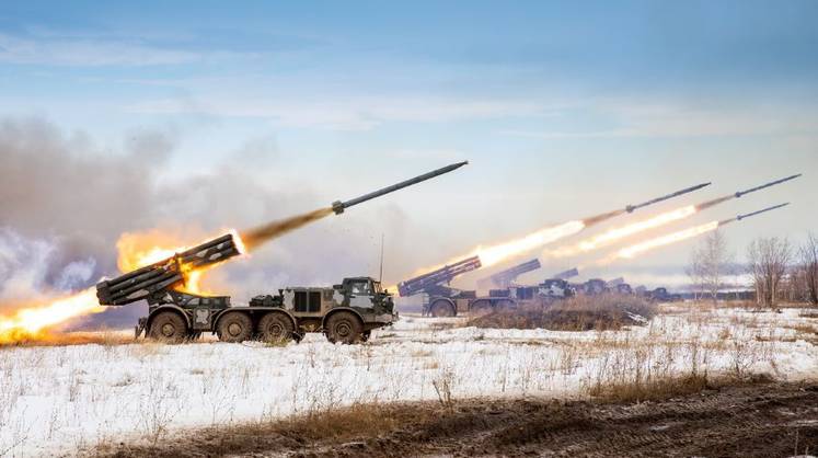 Российская артиллерия снесла почти полсотни батарей ВСУ на краснолиманском направлении Российская артиллерия снесла почти полсотни батарей ВСУ на краснолиманском направлении