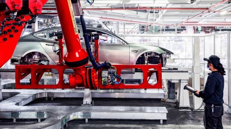 В Германии в январе рухнули продажи Tesla