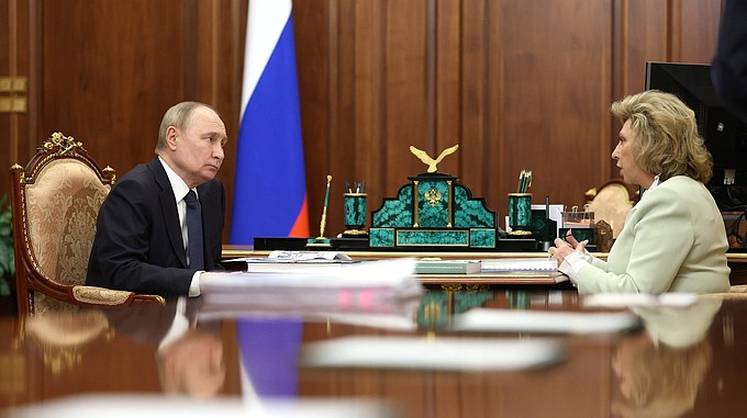 Владимир Путин о ФСИН: "Люди должны содержаться в нормальных, человеческих условиях"